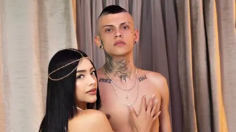 ChanelAndEthan's live cam