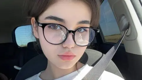 AnoraDark's live cam